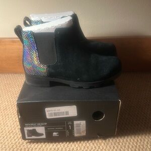 Girls Sorel boots. Size one. Worn once.